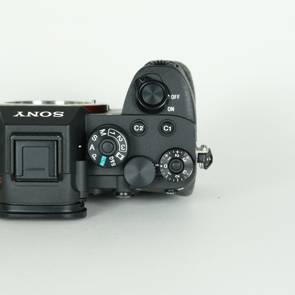 SONY α7R IV（ILCE-7RM4）の出品 | ONE SCENE（ワンシーン）