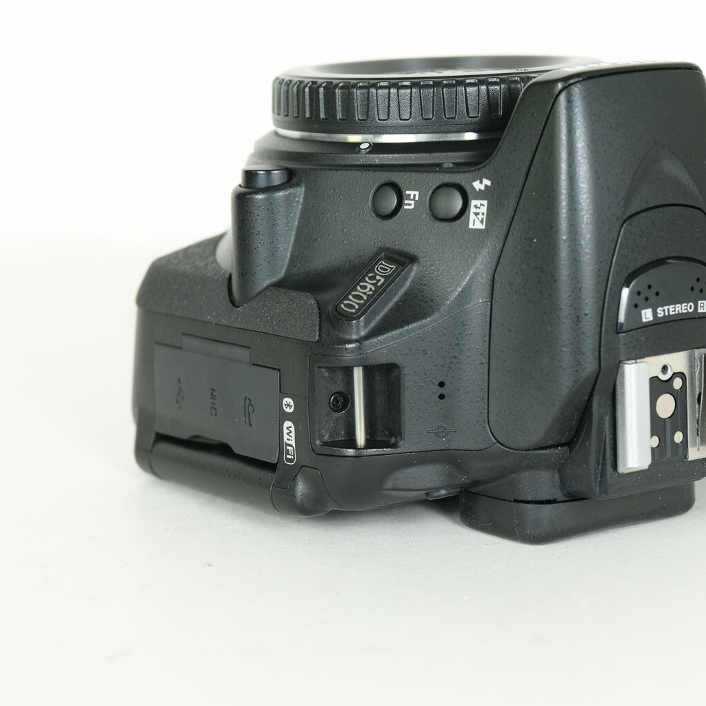 Nikon D5600 Nikon D5600