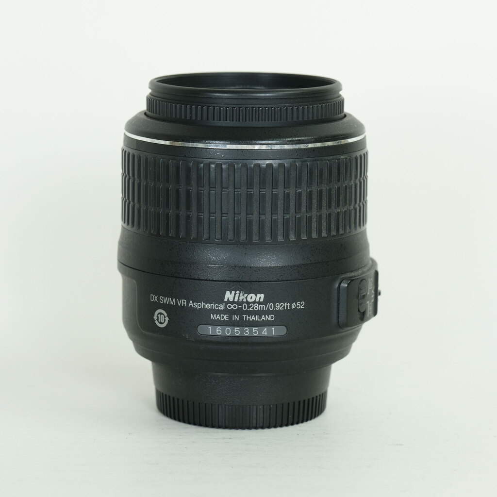 Nikon AF-S DX NIKKOR 18-55mm F3.5-5.6 G VR Nikon AF-S DX NIKKOR 18-55mm F3.5-5.6 G VR