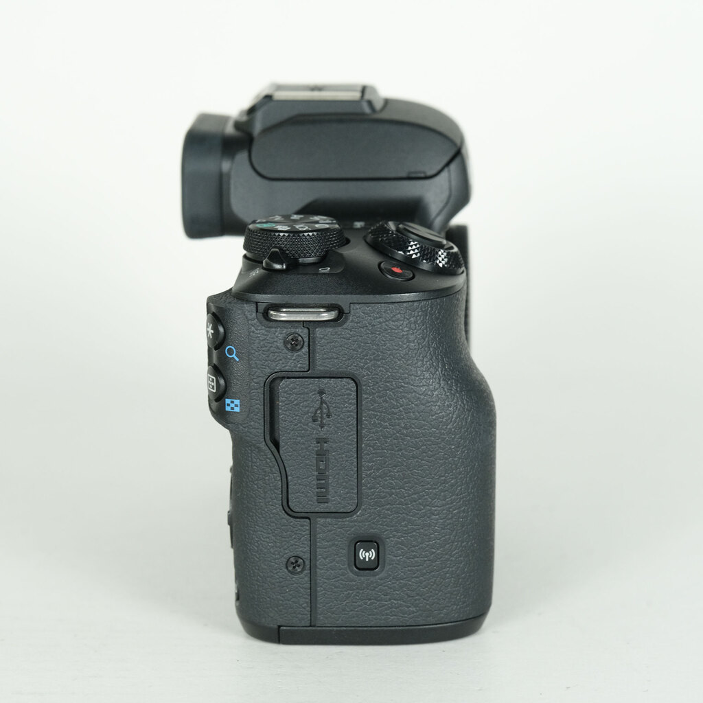 Canon EOS Kiss M [�{�f�B �u���b�N]