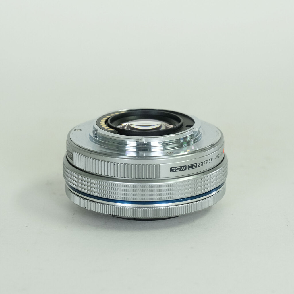 OLYMPUS M.ZUIKO DIGITAL ED 14-42mm F3.5-5.6 EZ シルバー