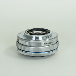 OLYMPUS M.ZUIKO DIGITAL ED 14-42mm F3.5-5.6 EZ シルバー