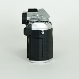 OLYMPUS OM-D E-M5 Mark III