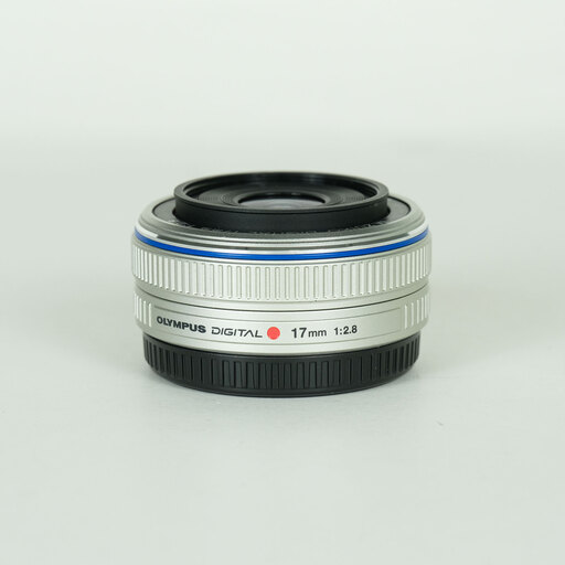 OLYMPUS M.ZUIKO DIGITAL 17mm F2.8 シルバー