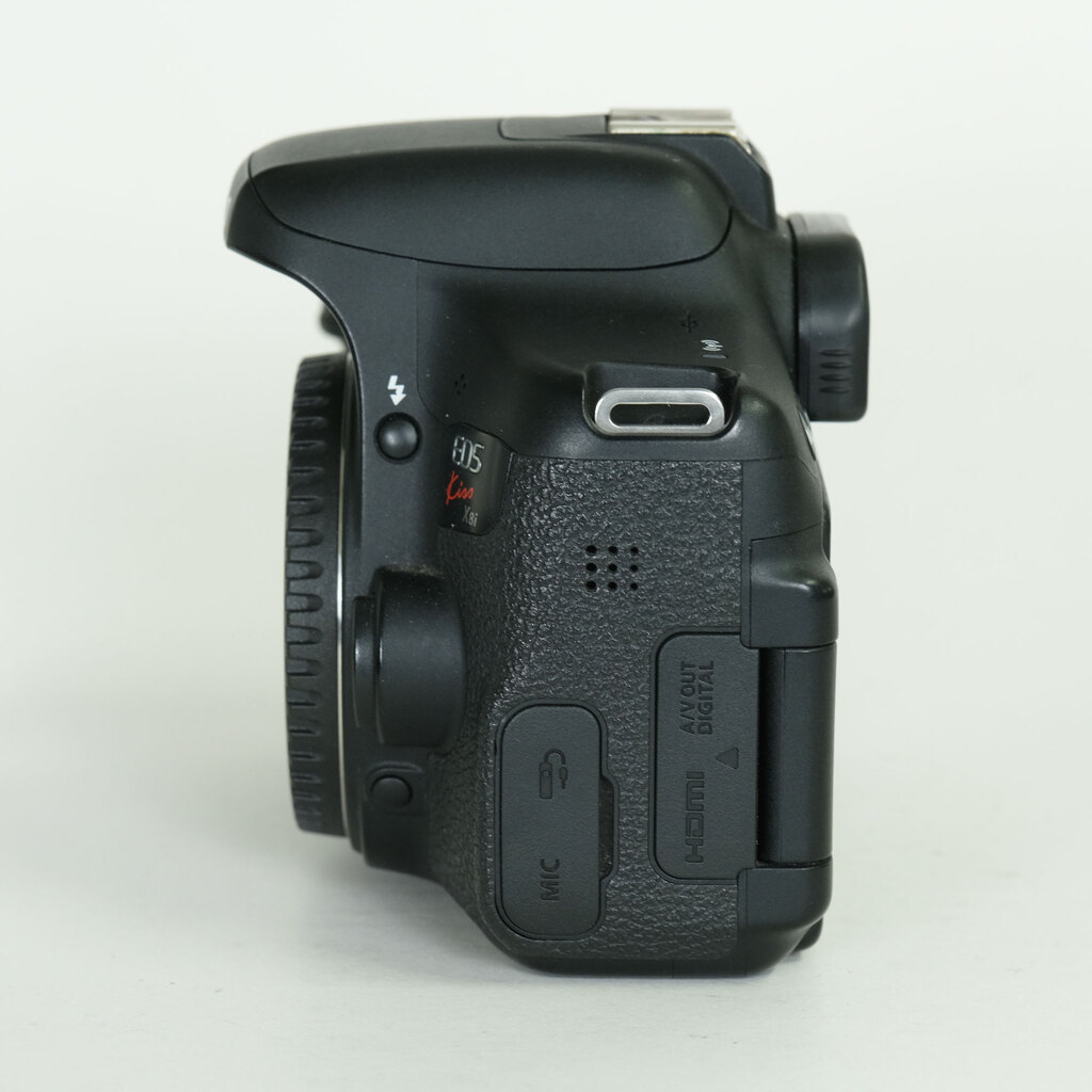 Canon EOS Kiss X8i