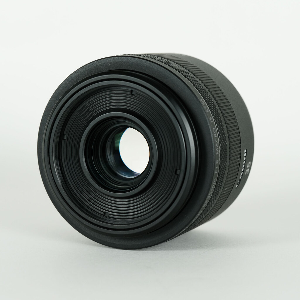 Canon RF35mm F1.8 MACRO IS STM