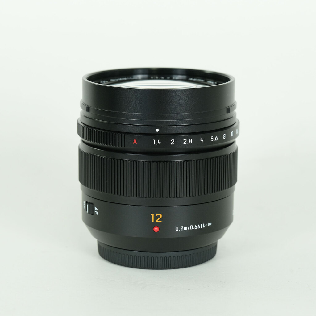 Panasonic LEICA DG SUMMILUX 12mm / F1.4 ASPH.