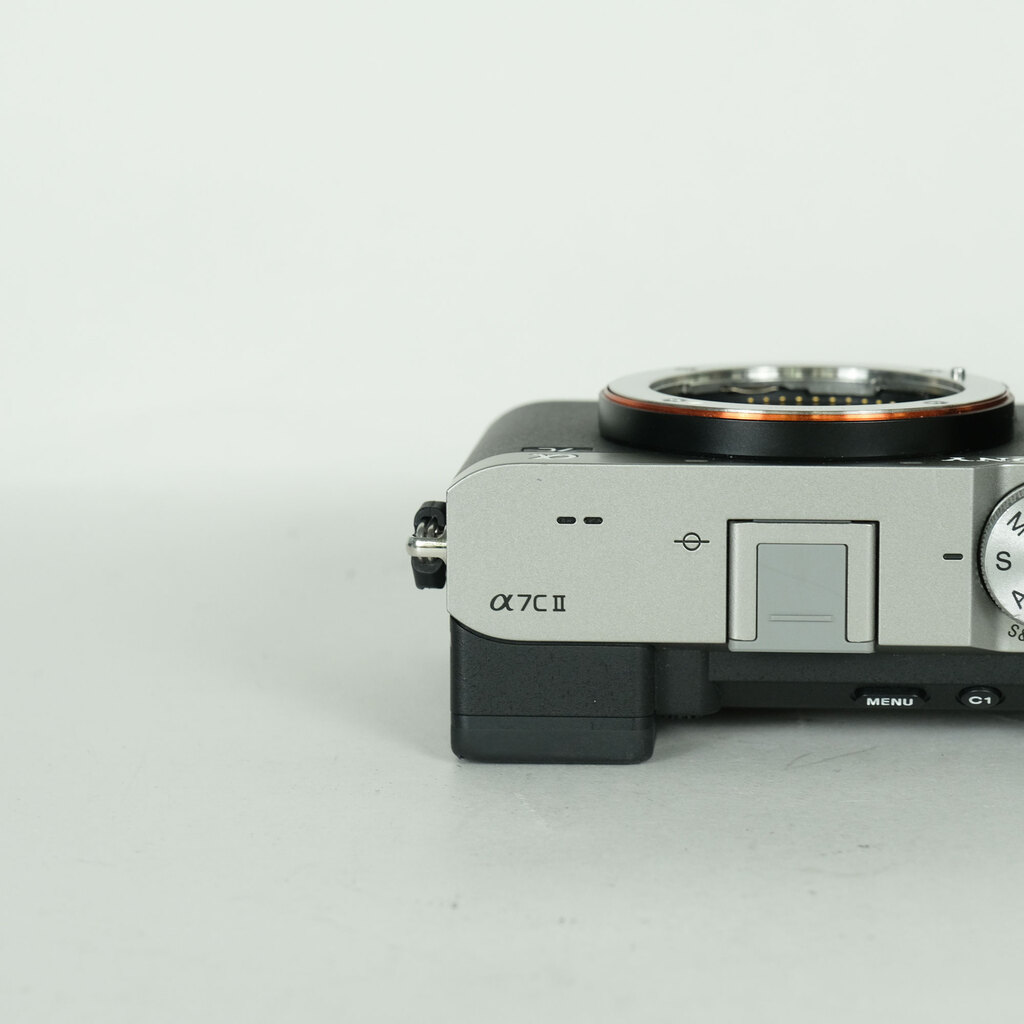 SONY α7C II（ILCE-7CM2）の出品 | ONE SCENE（ワンシーン）