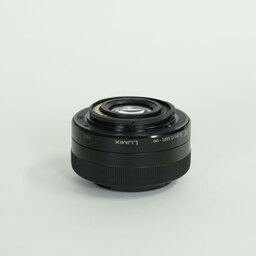 Panasonic LUMIX G VARIO 12-32mm / F3.5-5.6 ASPH. / MEGA O.I.S.