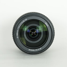 Nikon AF-S DX NIKKOR 18-300mm f/3.5-6.3G ED VR
