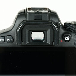 Canon EOS Kiss X7