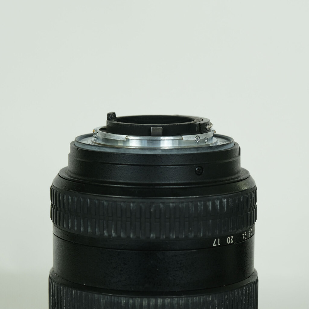 Nikon AF-S DX Zoom-Nikkor 17-55mm f/2.8G IF-ED