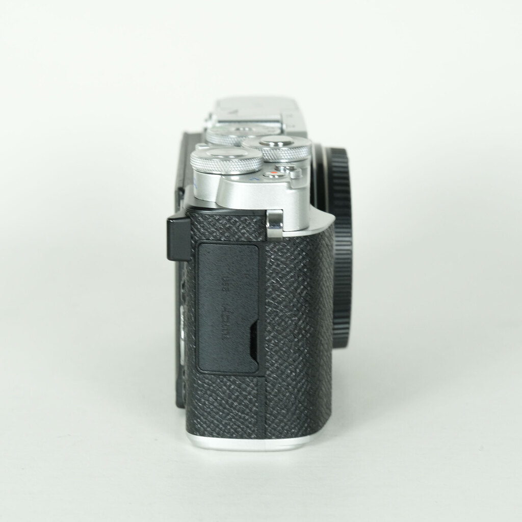 OLYMPUS PEN E-P7