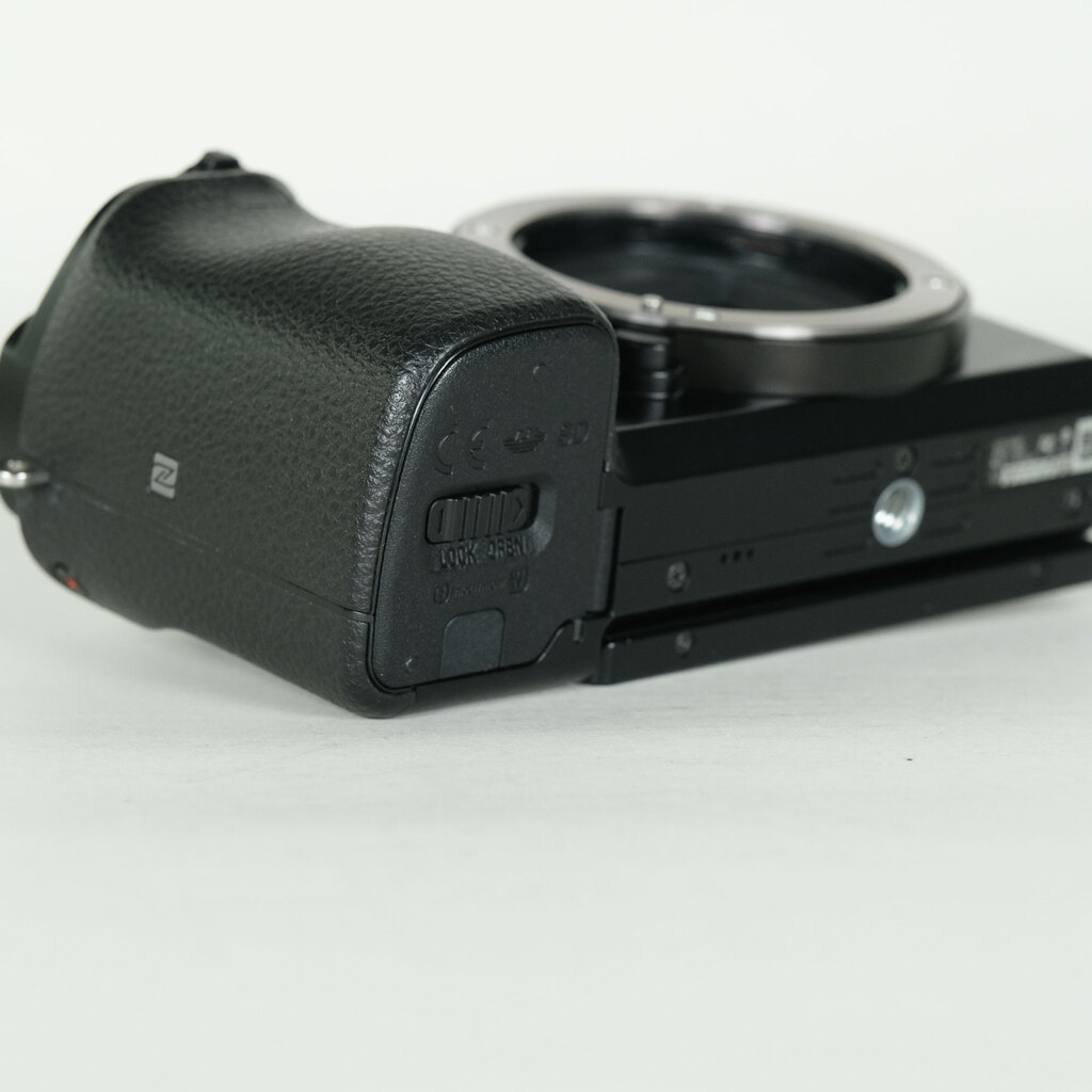 SONY α6000（ILCE-6000）の出品 | ONE SCENE（ワンシーン）