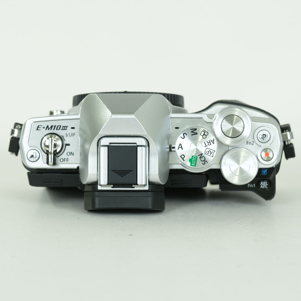 OLYMPUS OM-D E-M10 Mark III