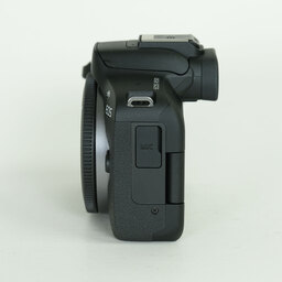 Canon EOS R50