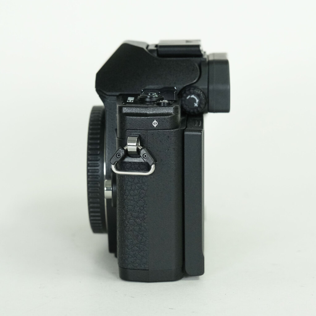 OLYMPUS OM-D E-M10 Mark IV