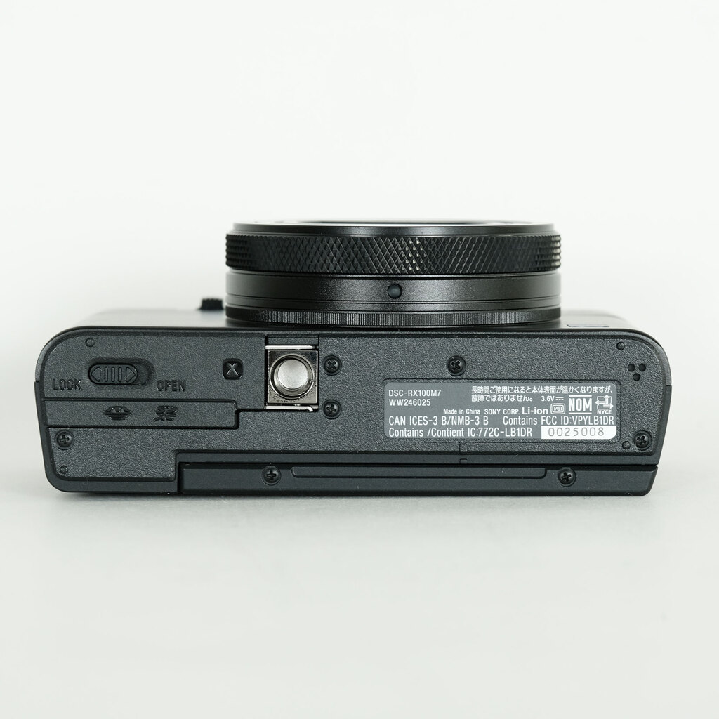 SONY Cyber-shot DSC-RX100M7