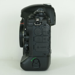 Nikon D4S