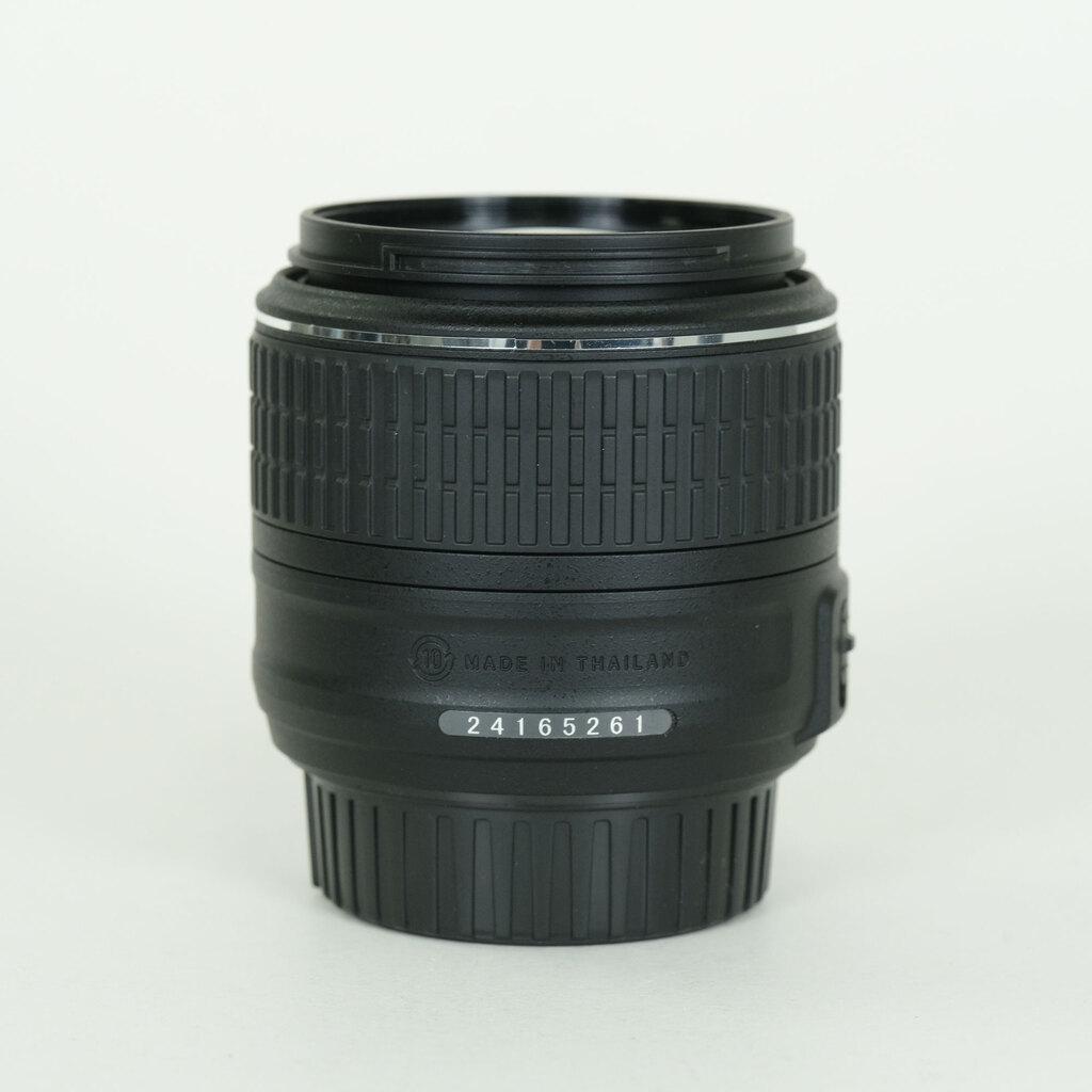 Nikon AF-S DX NIKKOR 18-55mm f3.5-5.6G VR II Nikon AF-S DX NIKKOR 18-55mm f3.5-5.6G VR II