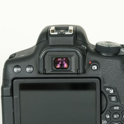 Canon EOS Kiss X8i