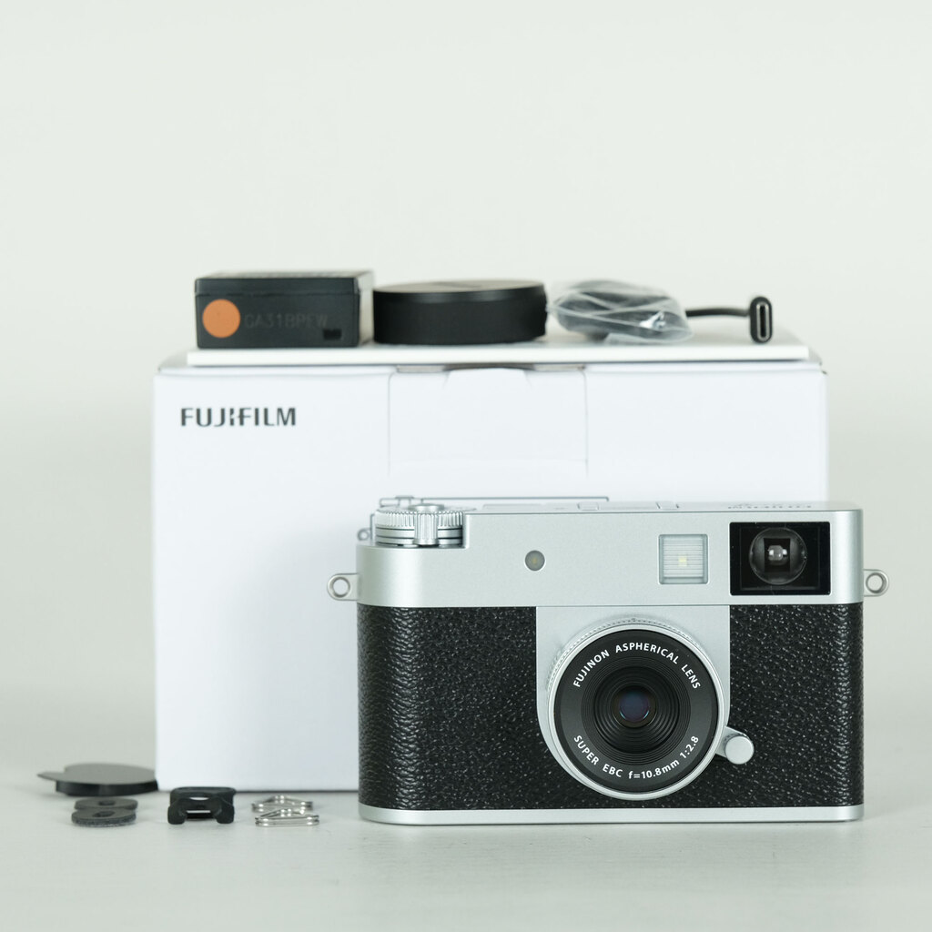 FUJIFILM X half X-HF1の出品 | ONE SCENE（ワンシーン）