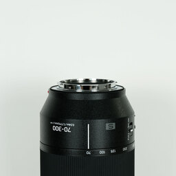 Panasonic LUMIX S 70-300mm F4.5-5.6 MACRO O.I.S.