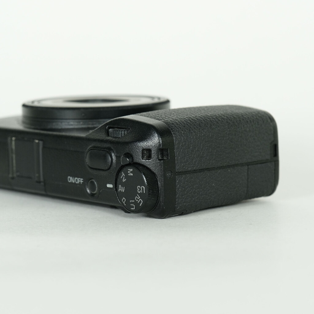 RICOH GR III