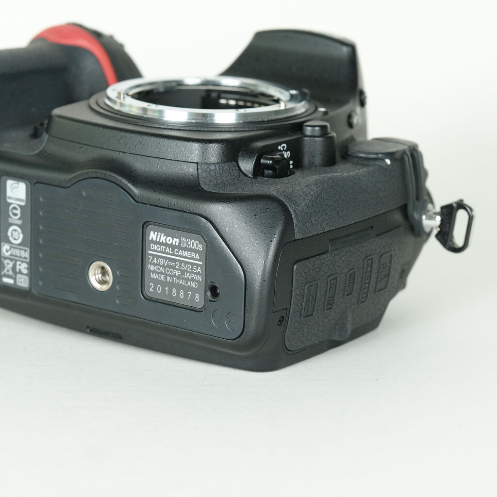 Nikon D300S ボディの出品 | ONE SCENE（ワンシーン）