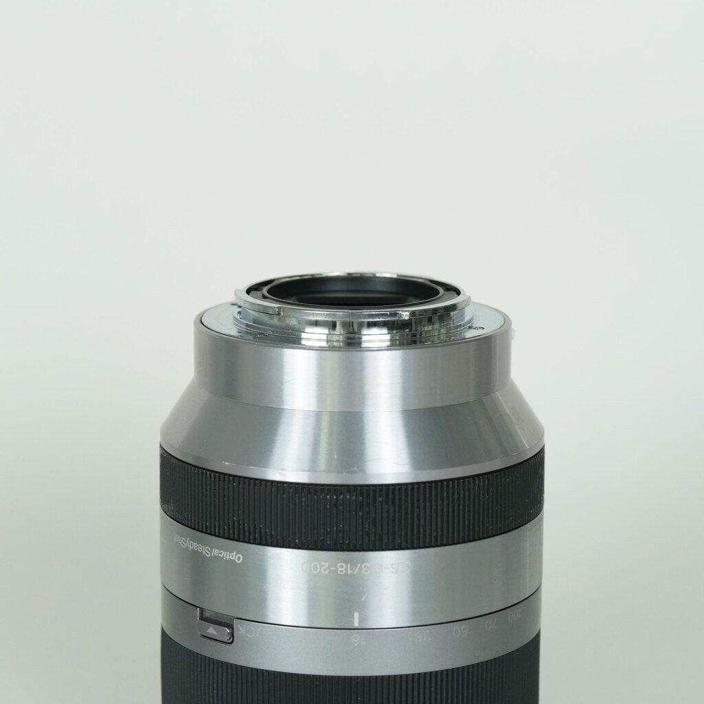SONY E18-200mm F3.5-6.3 OSS SEL18200
