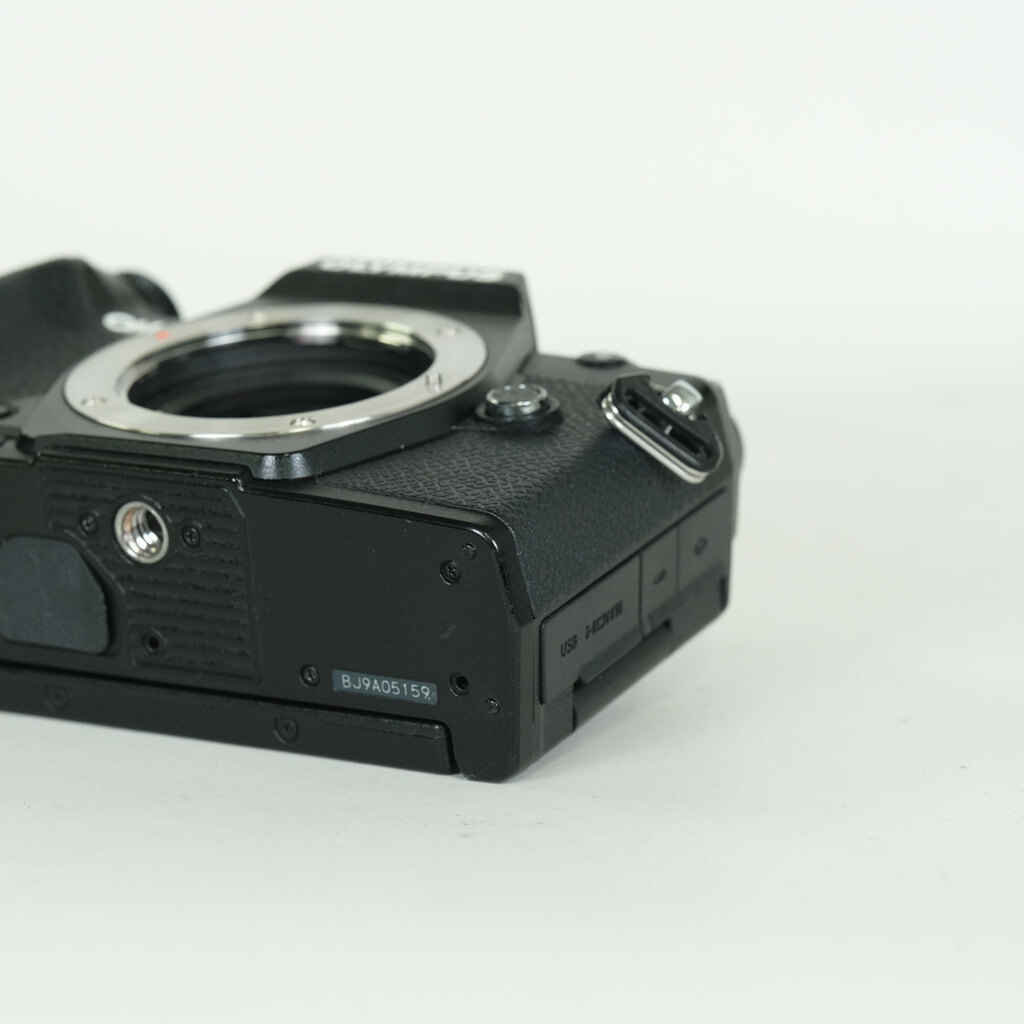 OLYMPUS OM-D E-M5 Mark III
