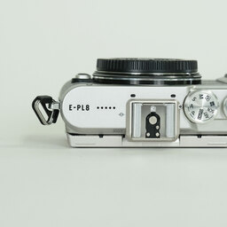 OLYMPUS PEN E-PL8