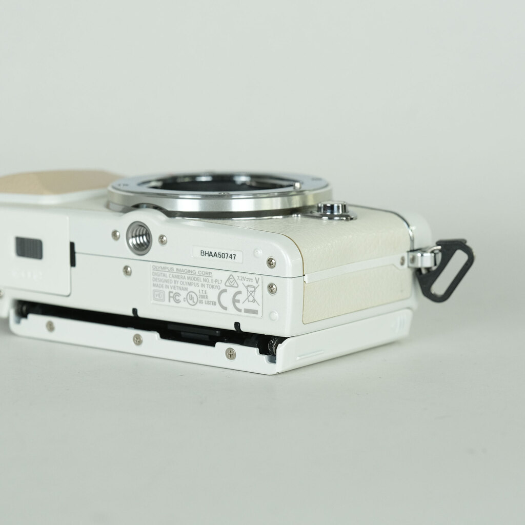 OLYMPUS PEN Lite E-PL7 ボディ ホワイト OLYMPUS PEN Lite E-PL7 ボディ ホワイト