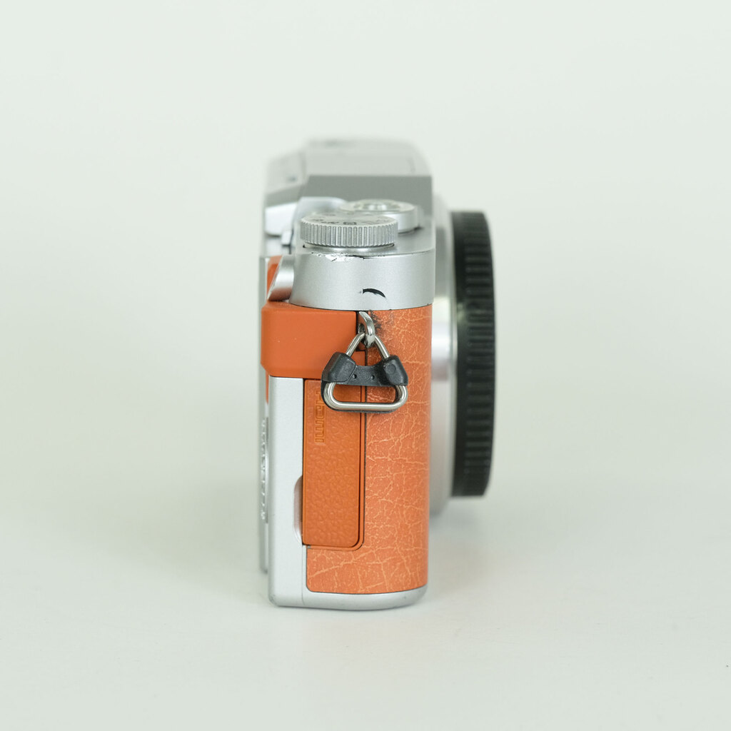 Panasonic LUMIX DC-GF9 ボディ オレンジ