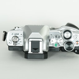 OLYMPUS OM-D E-M10 Mark IV