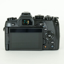 OLYMPUS OM-D E-M1 Mark II