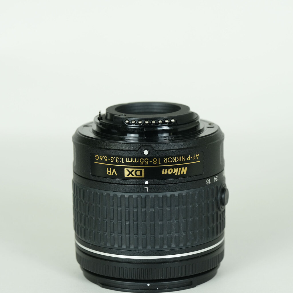 Nikon AF-P DX NIKKOR 18-55mm F3.5-5.6G VR Nikon AF-P DX NIKKOR 18-55mm F3.5-5.6G VR
