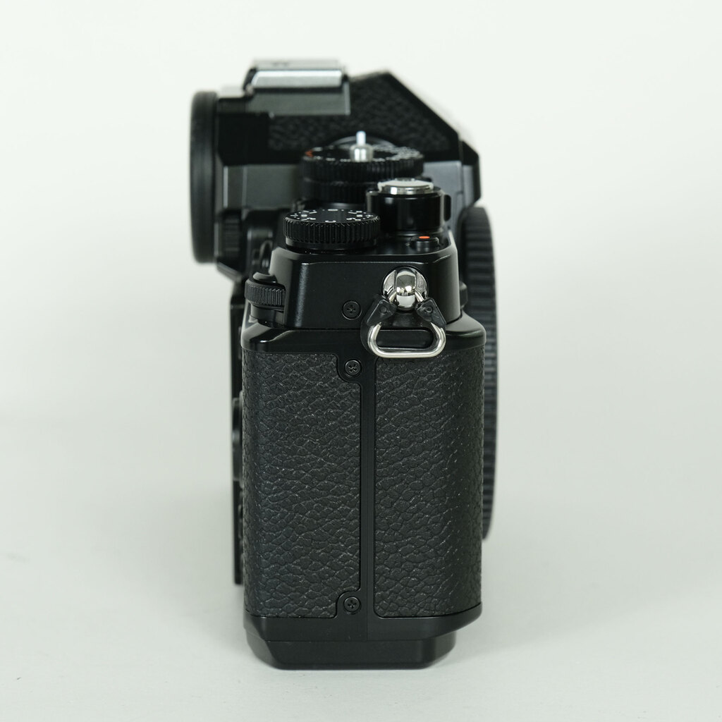 Nikon Z f [�{�f�B]