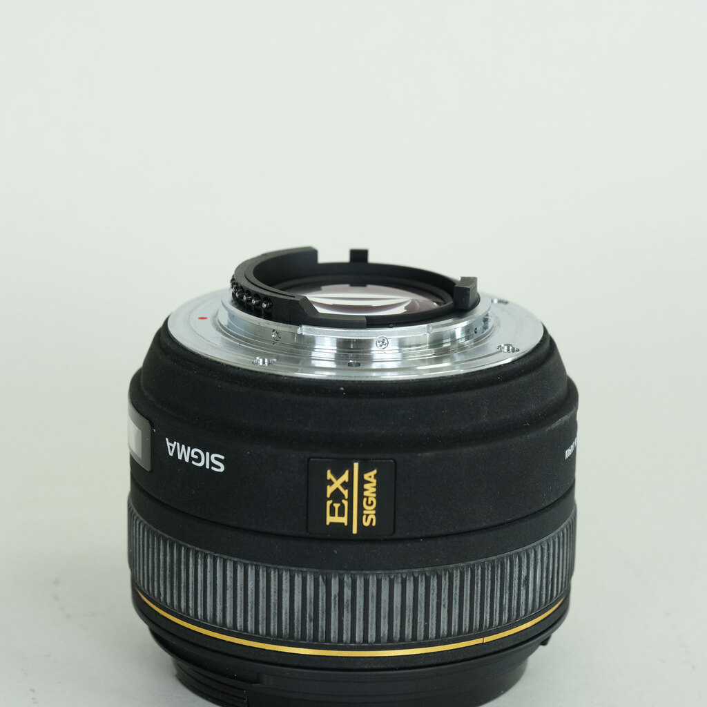 SIGMA 30mm F1.4EX DC HSM (ニコンF用)