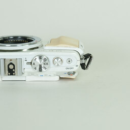 OLYMPUS PEN Lite E-PL6 ボディ ホワイト