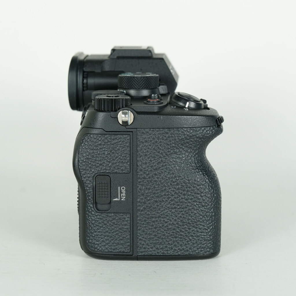 SONY α7 IV（ILCE-7M4）の出品 | ONE SCENE（ワンシーン）