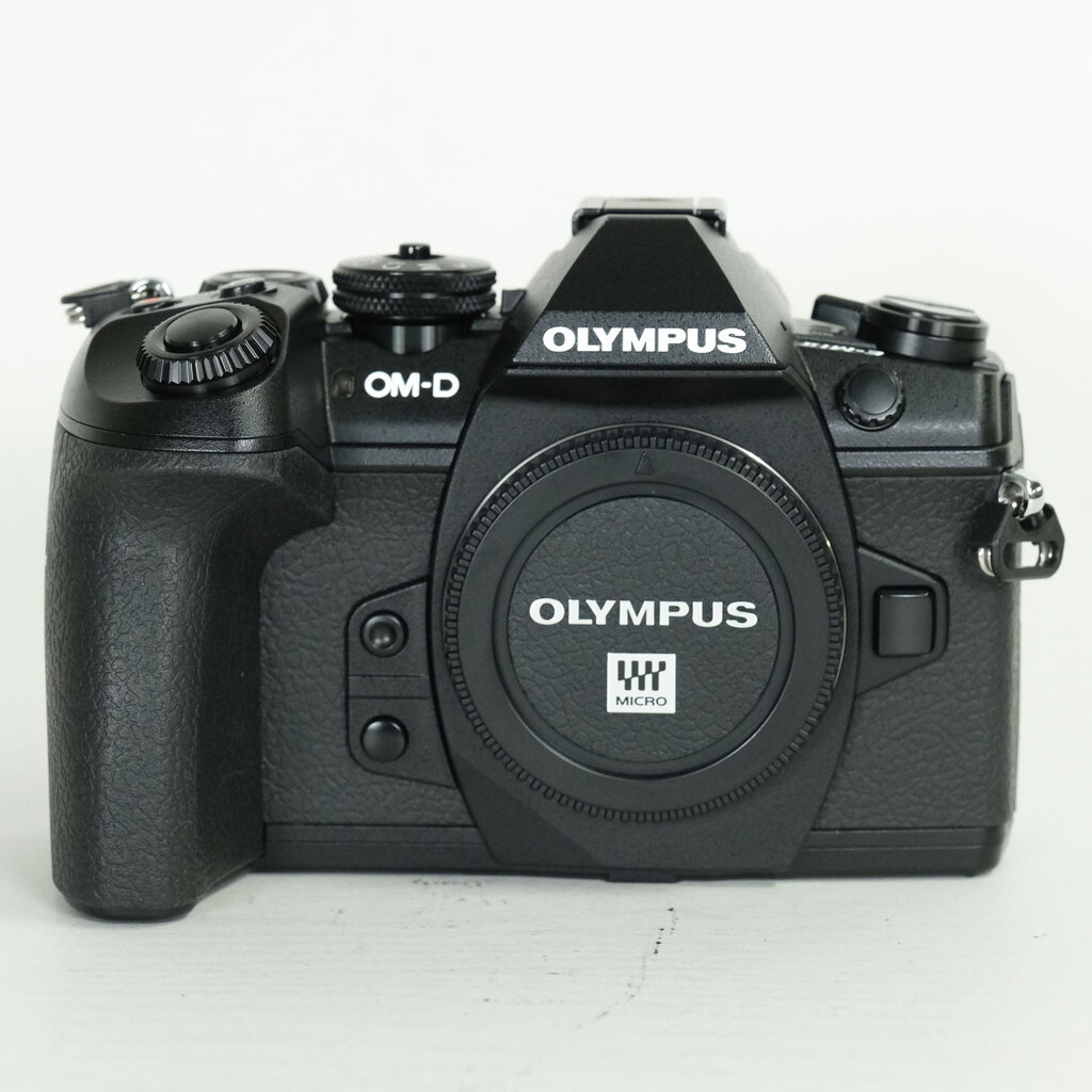 OLYMPUS OM-D E-M1 Mark II