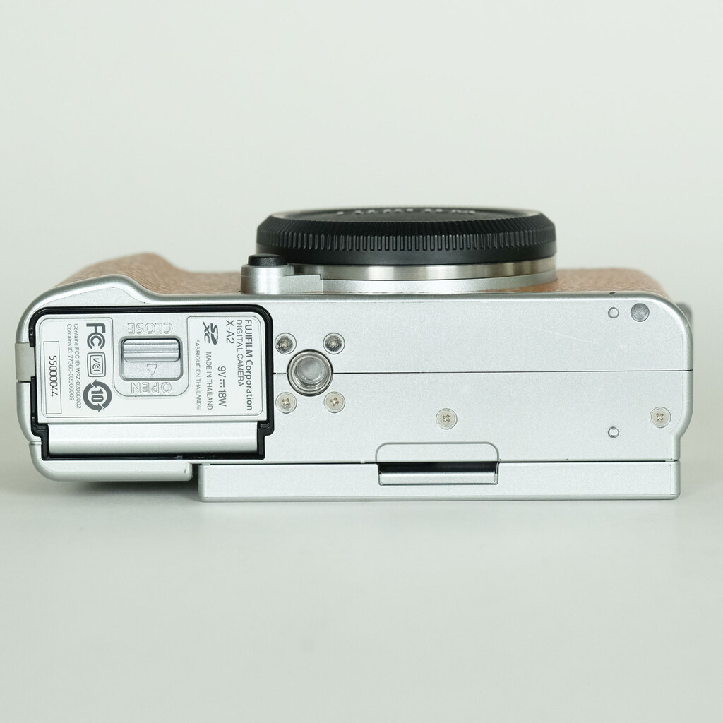FUJIFILM X-A2 ボディ ブラウン