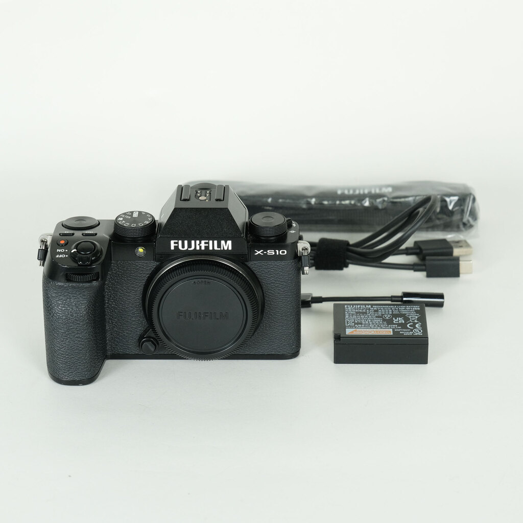 FUJIFILM X-S10 [�{�f�B]