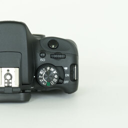 Canon EOS Kiss X7