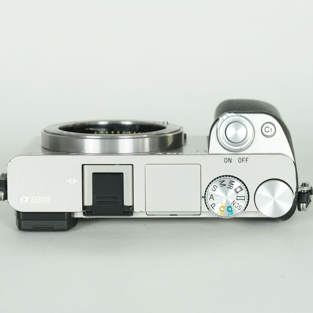 SONY α6000(ILCE-6000) SONY α6000(ILCE-6000)