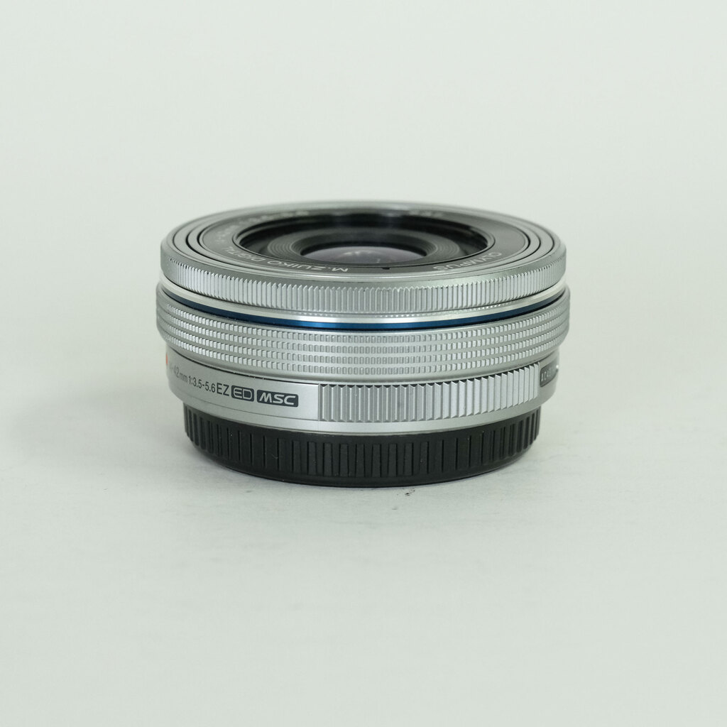 OLYMPUS M.ZUIKO DIGITAL ED 14-42mm F3.5-5.6 EZ シルバー