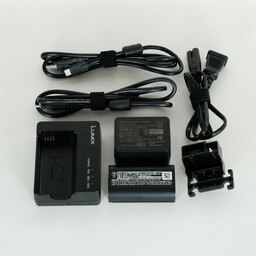 Panasonic LUMIX DC-S1R