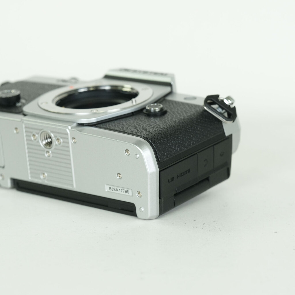 OM SYSTEM OM-3