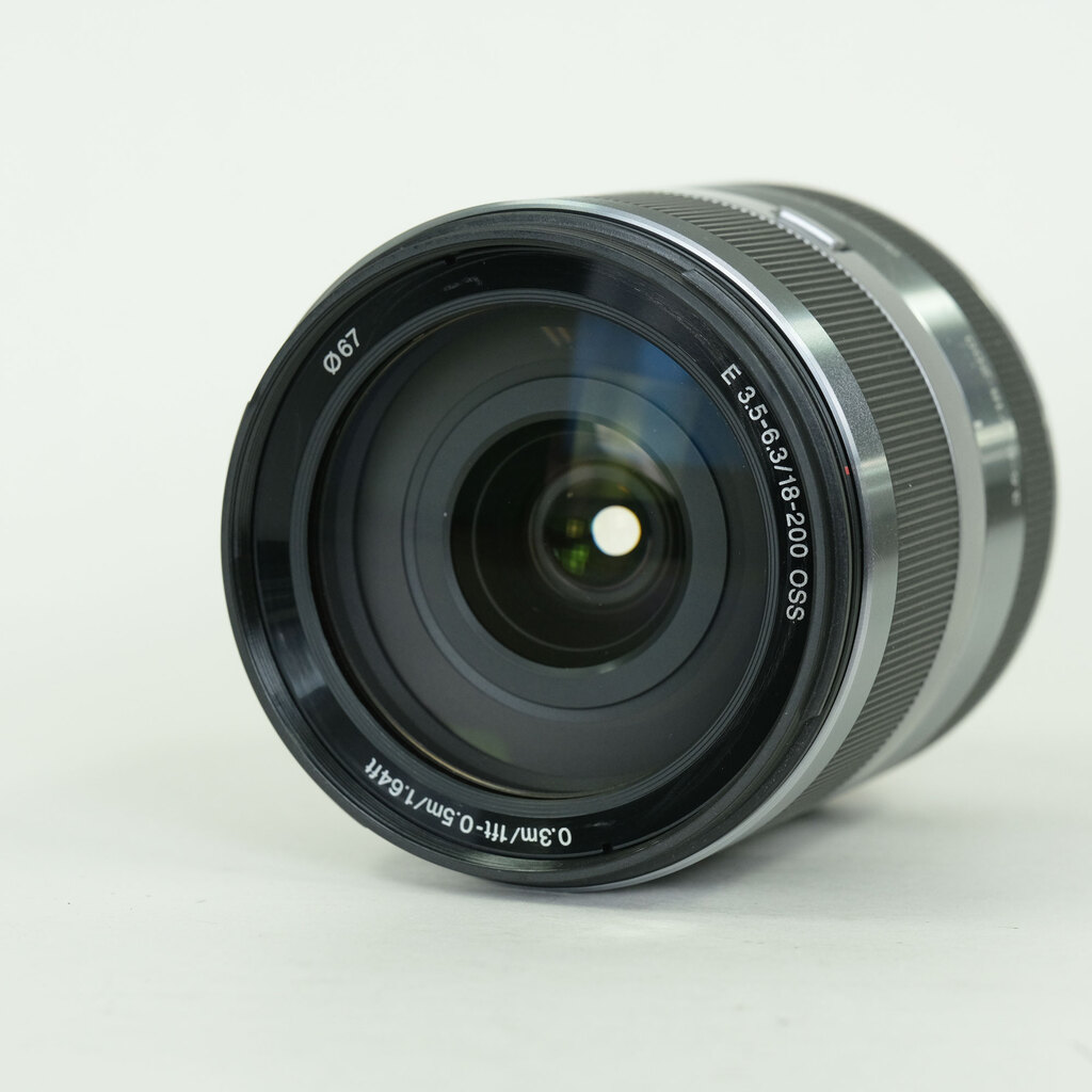 SONY E18-200mm F3.5-6.3 OSS SEL18200